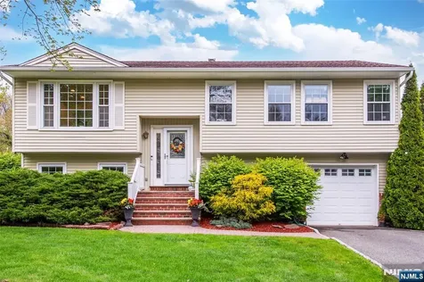 900 Sioux Avenue Par-troy Hills Twp. NJ 07034
