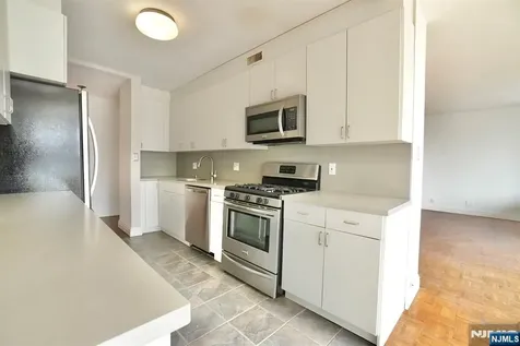 5 Horizon Fort Lee NJ 07024