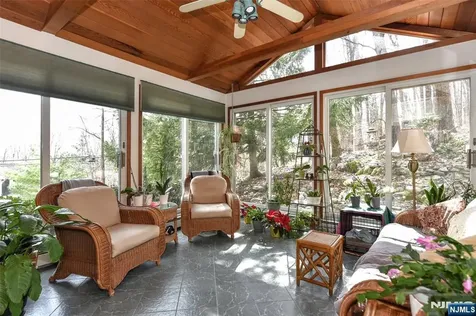 60 Highland Road Bloomingdale NJ 07403