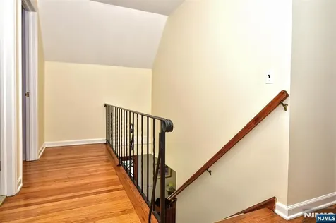 60 Highland Road Bloomingdale NJ 07403