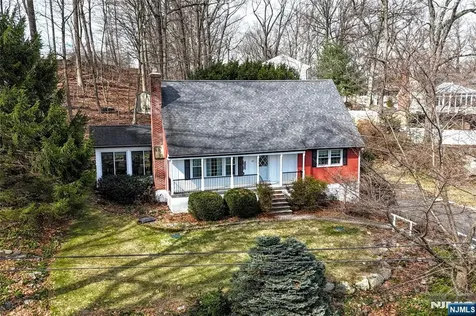 60 Highland Road Bloomingdale NJ 07403