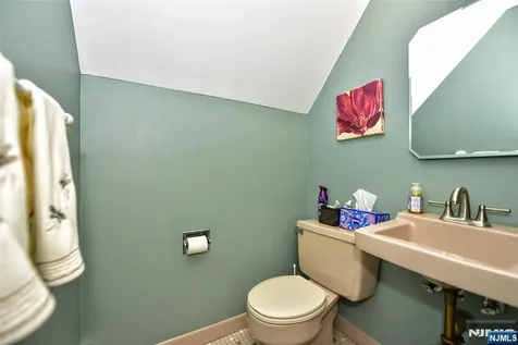 60 Highland Road Bloomingdale NJ 07403