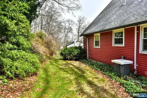 60 Highland Road Bloomingdale NJ 07403