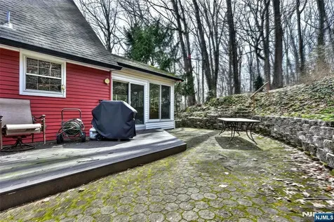 60 Highland Road Bloomingdale NJ 07403