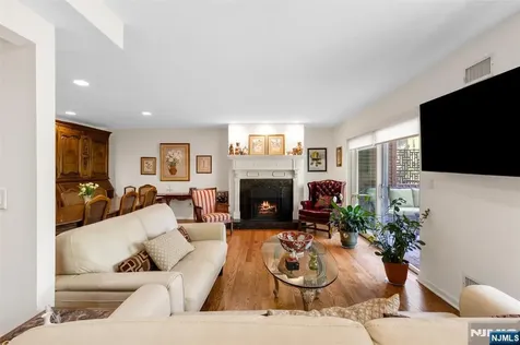 44 Holiday Court River Vale NJ 07675