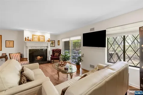 44 Holiday Court River Vale NJ 07675