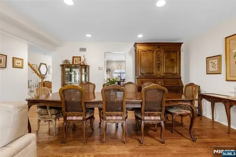 44 Holiday Court River Vale NJ 07675
