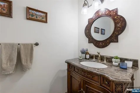 44 Holiday Court River Vale NJ 07675