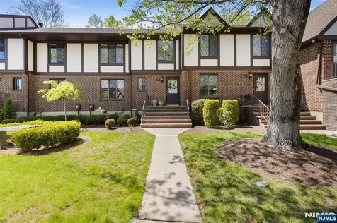 44 Holiday Court River Vale NJ 07675