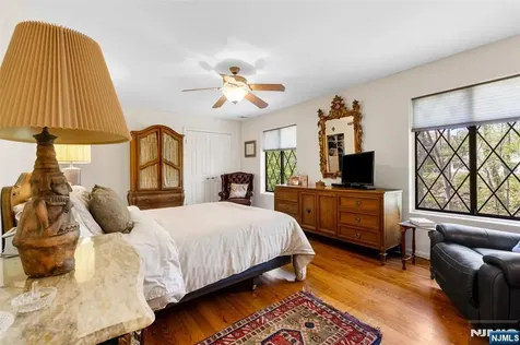 44 Holiday Court River Vale NJ 07675