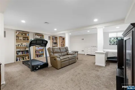 44 Holiday Court River Vale NJ 07675
