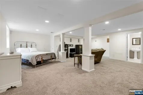 44 Holiday Court River Vale NJ 07675