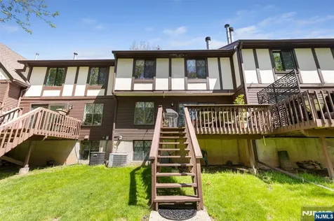 44 Holiday Court River Vale NJ 07675
