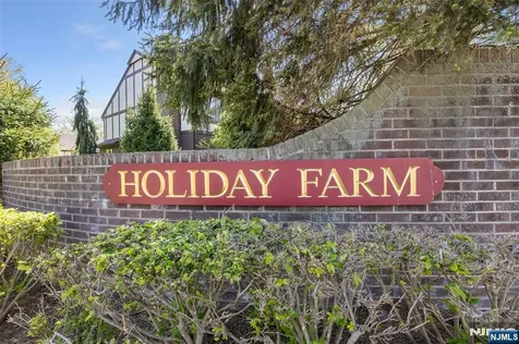 44 Holiday Court River Vale NJ 07675