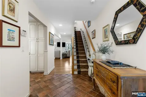 44 Holiday Court River Vale NJ 07675