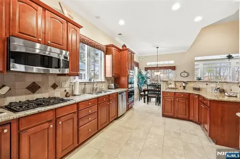10 Harvey Cedar Way Ocean NJ 08758