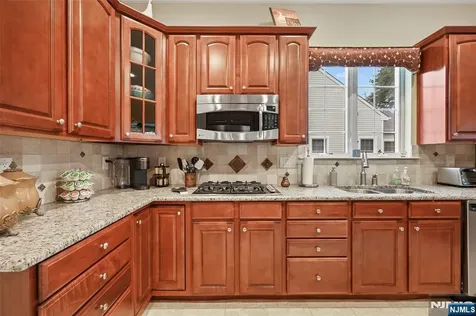 10 Harvey Cedar Way Ocean NJ 08758