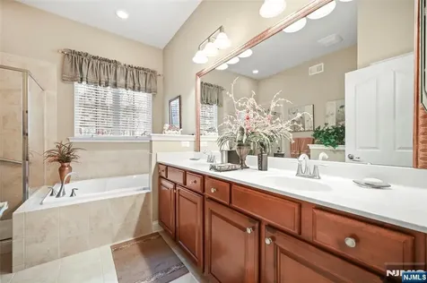 10 Harvey Cedar Way Ocean NJ 08758