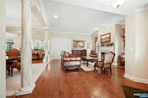 10 Harvey Cedar Way Ocean NJ 08758