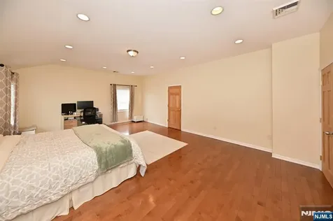 2147 Mackay Avenue Fort Lee NJ 07024