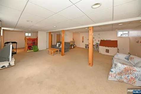 2147 Mackay Avenue Fort Lee NJ 07024