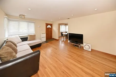 2147 Mackay Avenue Fort Lee NJ 07024