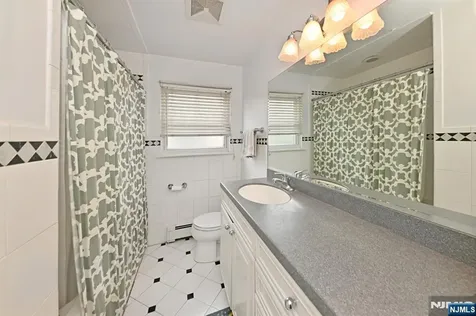 2147 Mackay Avenue Fort Lee NJ 07024