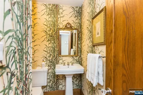 13 Ferncliff Terrace Glen Ridge NJ 07028