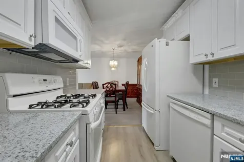846 Riverside Lyndhurst NJ 07071
