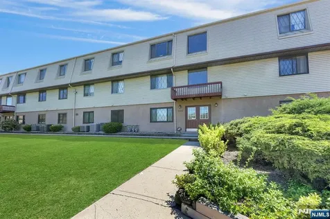 846 Riverside Lyndhurst NJ 07071