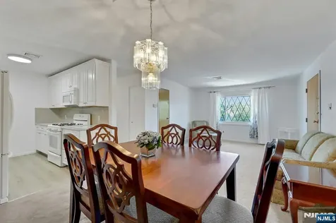 846 Riverside Lyndhurst NJ 07071