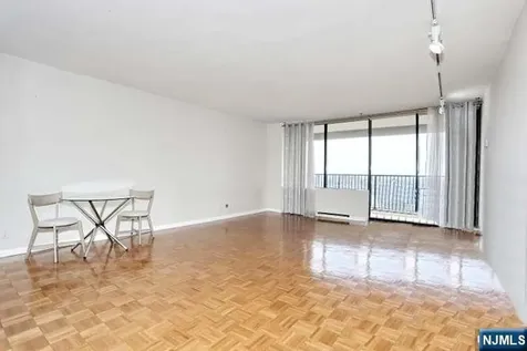 6 Horizon Fort Lee NJ 07024