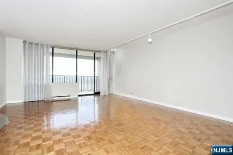6 Horizon Fort Lee NJ 07024