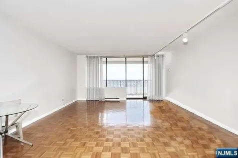 6 Horizon Fort Lee NJ 07024