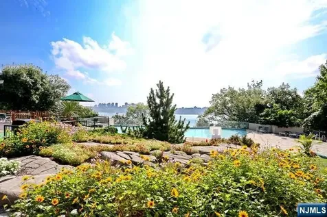 6 Horizon Fort Lee NJ 07024