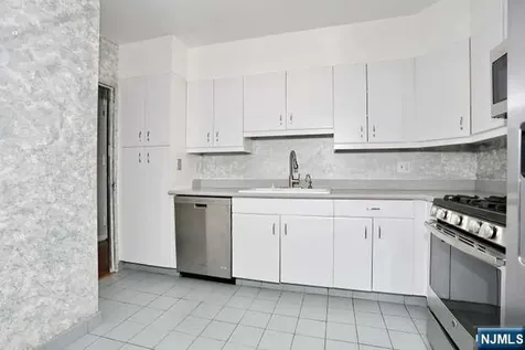 6 Horizon Fort Lee NJ 07024
