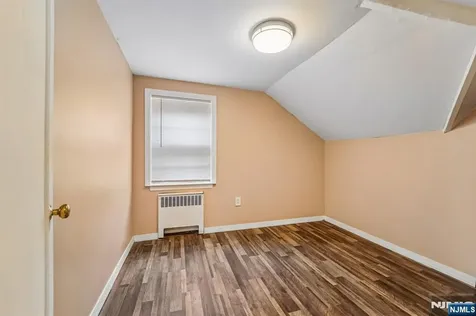 1030 Jassamine Way Fort Lee NJ 07024