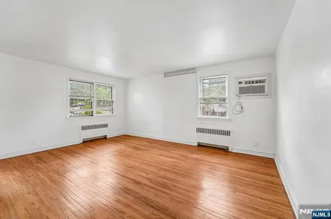 1030 Jassamine Way Fort Lee NJ 07024
