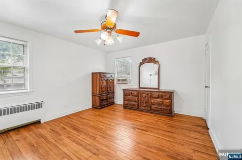 1030 Jassamine Way Fort Lee NJ 07024