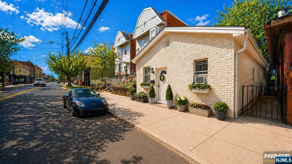 602 Elm Street Kearny NJ 07032