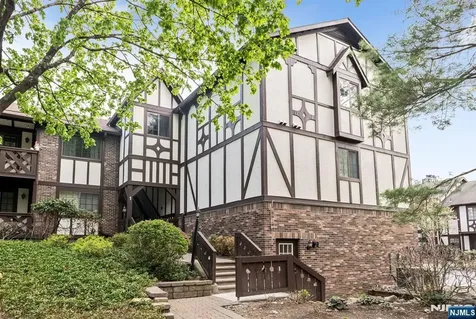 107 Mark Twain Way Mahwah NJ 07430