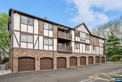107 Mark Twain Way Mahwah NJ 07430