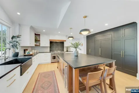 212 Midland Avenue Montclair NJ 07042
