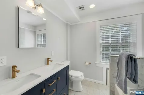 212 Midland Avenue Montclair NJ 07042