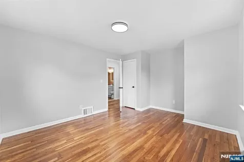 18 Farmingdale Avenue Bloomfield NJ 07003