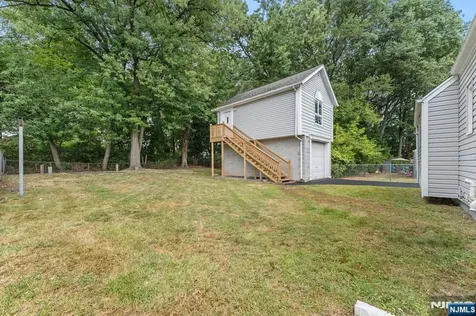 18 Farmingdale Avenue Bloomfield NJ 07003