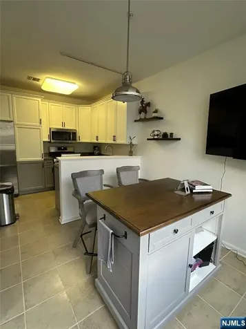 182 Brittany Court Clifton NJ 07013
