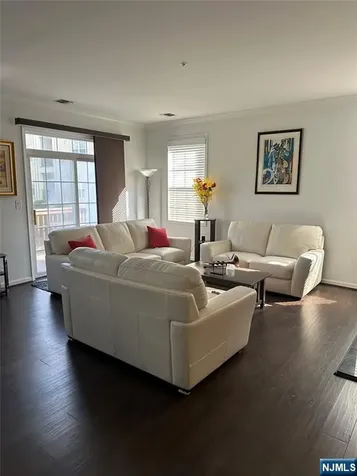 182 Brittany Court Clifton NJ 07013