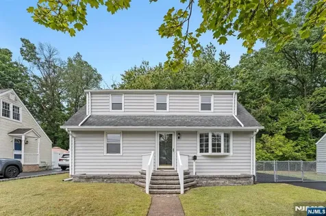 18 Farmingdale Avenue Bloomfield NJ 07003