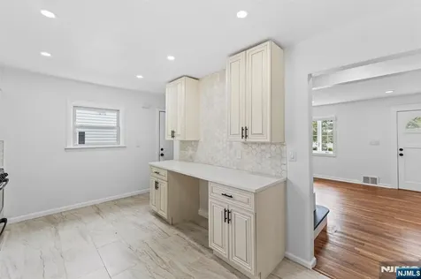 18 Farmingdale Avenue Bloomfield NJ 07003